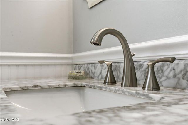 16 Oakwood Street, Albany, NY 12208