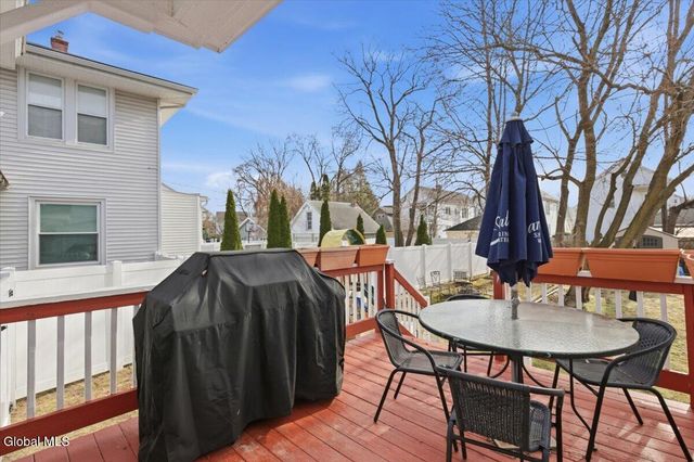 16 Oakwood Street, Albany, NY 12208