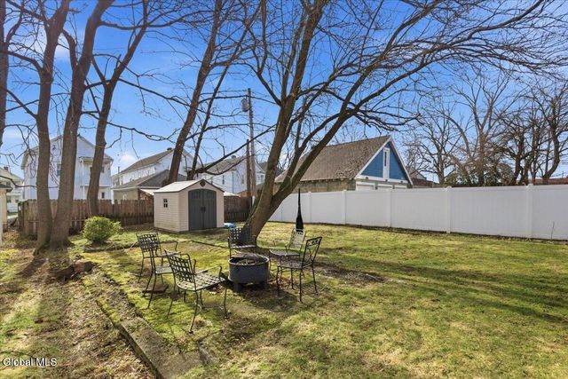 16 Oakwood Street, Albany, NY 12208