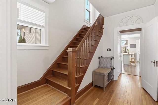 16 Oakwood Street, Albany, NY 12208