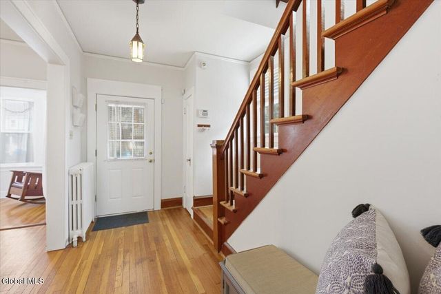 16 Oakwood Street, Albany, NY 12208