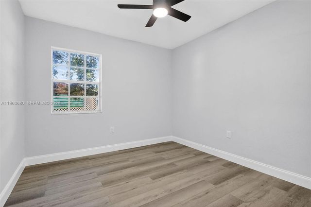 870 NE 144th St, North Miami, FL 33161