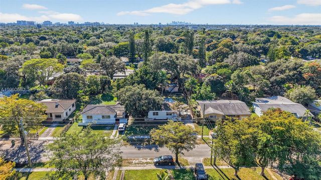 870 NE 144th St, North Miami, FL 33161