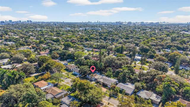 870 NE 144th St, North Miami, FL 33161