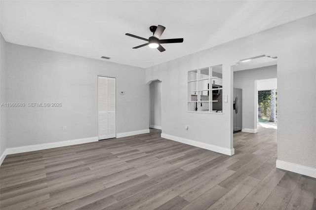 870 NE 144th St, North Miami, FL 33161