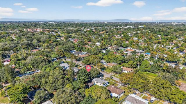 870 NE 144th St, North Miami, FL 33161