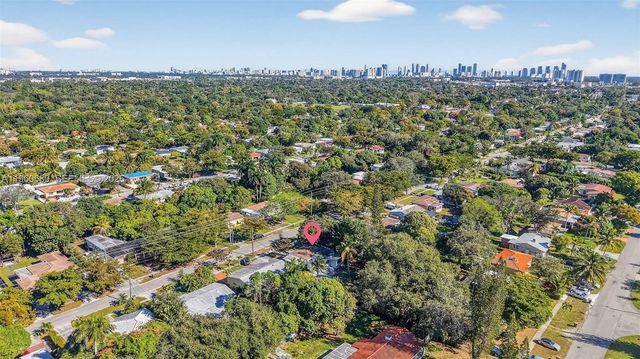 870 NE 144th St, North Miami, FL 33161
