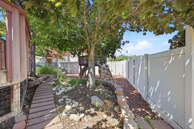 562 W 1400 N, West Bountiful, UT 84087