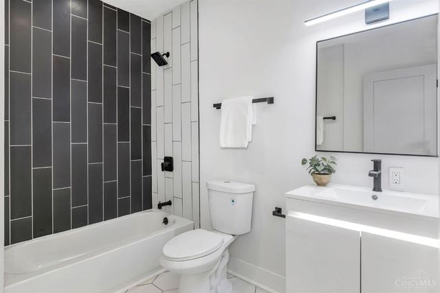 5033 Wesley Avenue, Norwood, OH 45212