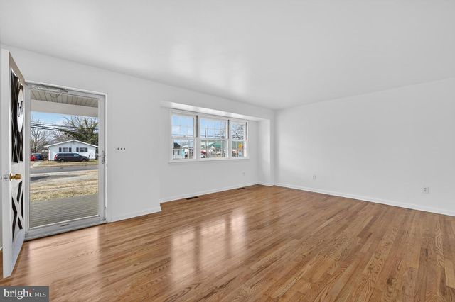 12 MAIN S, Quinton, NJ 08072