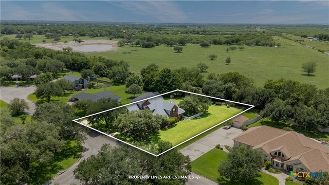 123 Northwood Drive, Cuero, TX 77954
