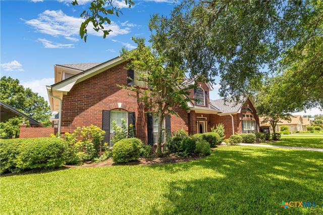 123 Northwood Drive, Cuero, TX 77954