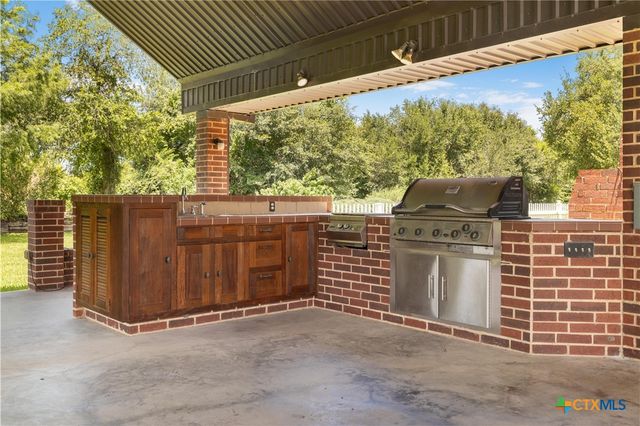 123 Northwood Drive, Cuero, TX 77954