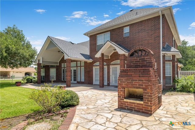 123 Northwood Drive, Cuero, TX 77954