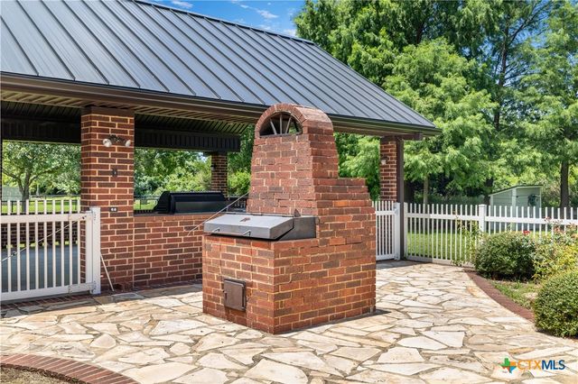 123 Northwood Drive, Cuero, TX 77954