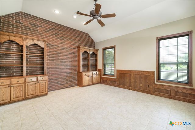 123 Northwood Drive, Cuero, TX 77954