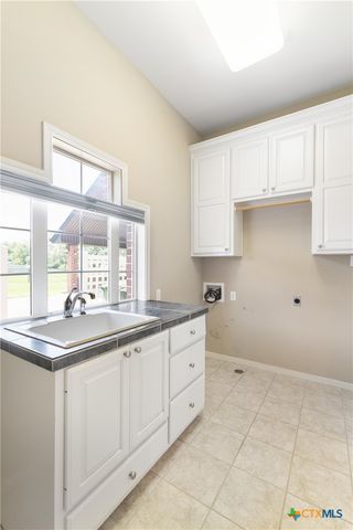 123 Northwood Drive, Cuero, TX 77954