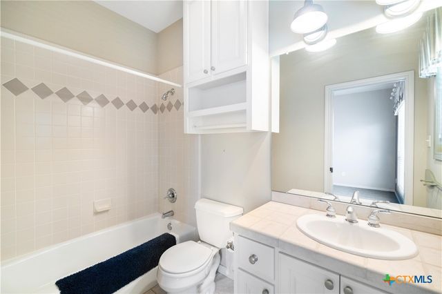 123 Northwood Drive, Cuero, TX 77954