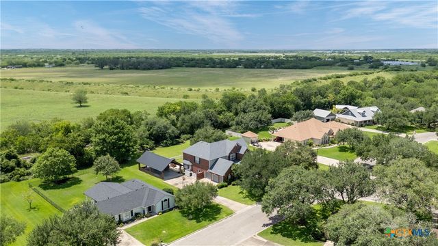 123 Northwood Drive, Cuero, TX 77954