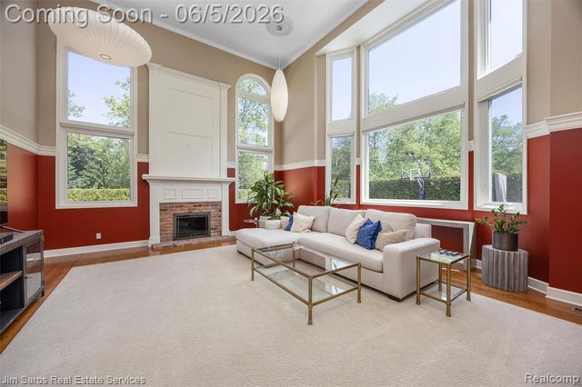 910 Edgemont Park, Grosse Pointe, MI 48230