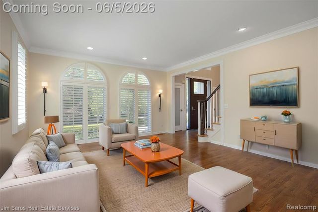910 Edgemont Park, Grosse Pointe, MI 48230