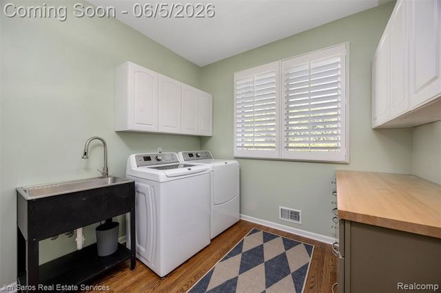 910 Edgemont Park, Grosse Pointe, MI 48230