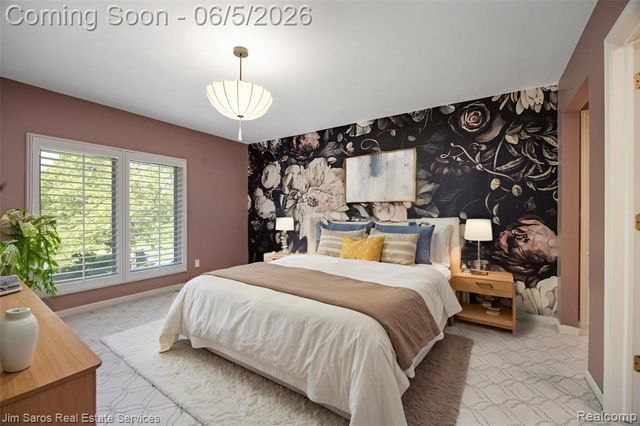 910 Edgemont Park, Grosse Pointe, MI 48230