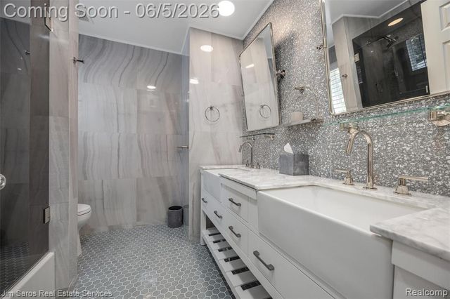 910 Edgemont Park, Grosse Pointe, MI 48230