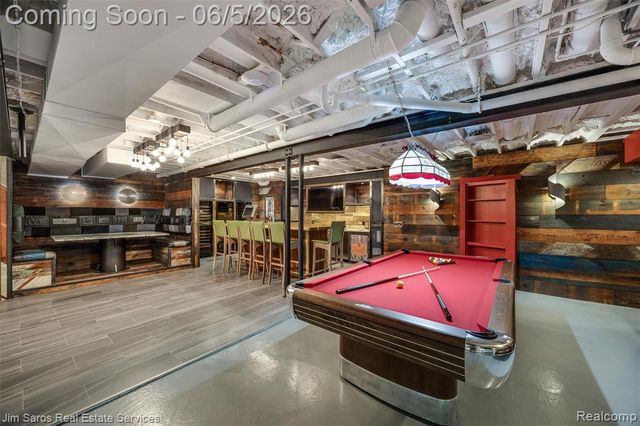 910 Edgemont Park, Grosse Pointe, MI 48230