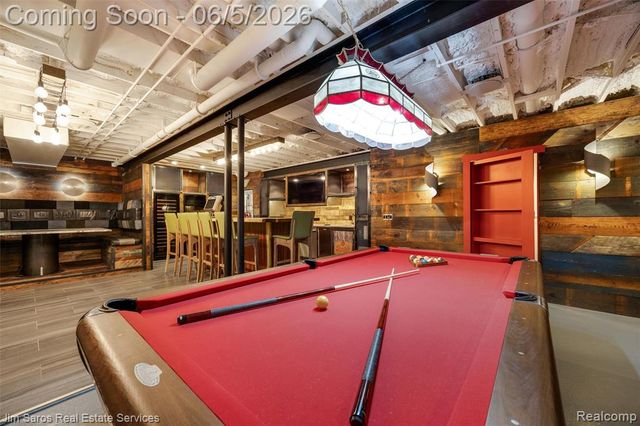 910 Edgemont Park, Grosse Pointe, MI 48230