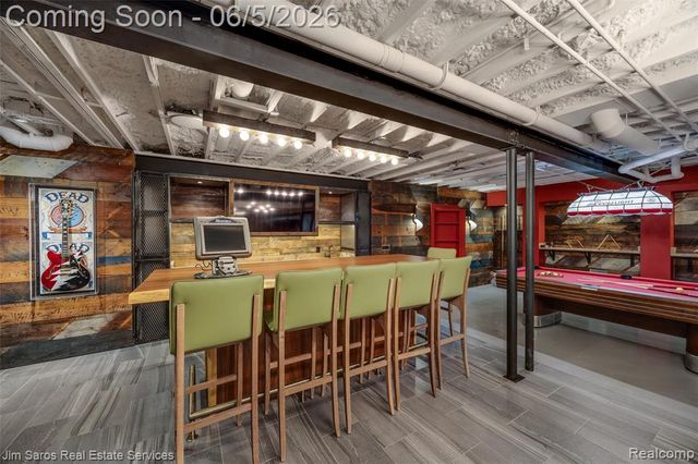 910 Edgemont Park, Grosse Pointe, MI 48230