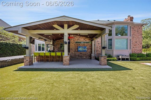 910 Edgemont Park, Grosse Pointe, MI 48230