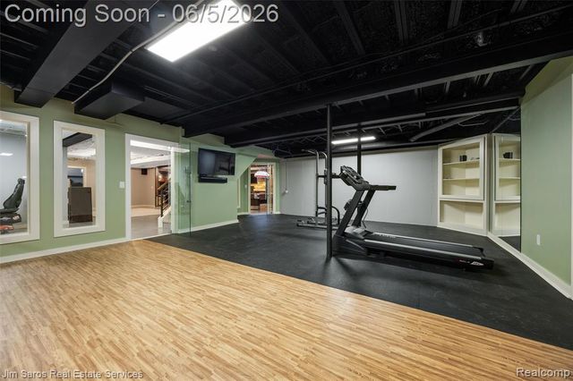 910 Edgemont Park, Grosse Pointe, MI 48230