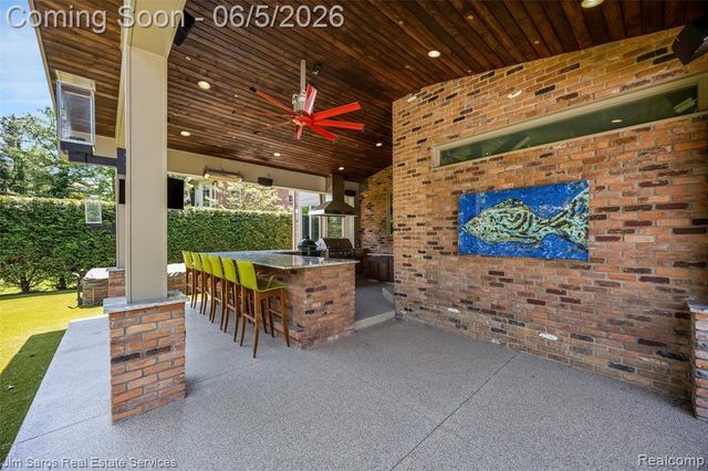 910 Edgemont Park, Grosse Pointe, MI 48230