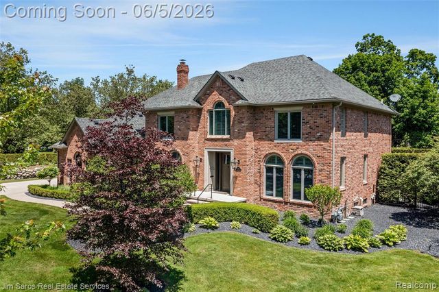 910 Edgemont Park, Grosse Pointe, MI 48230