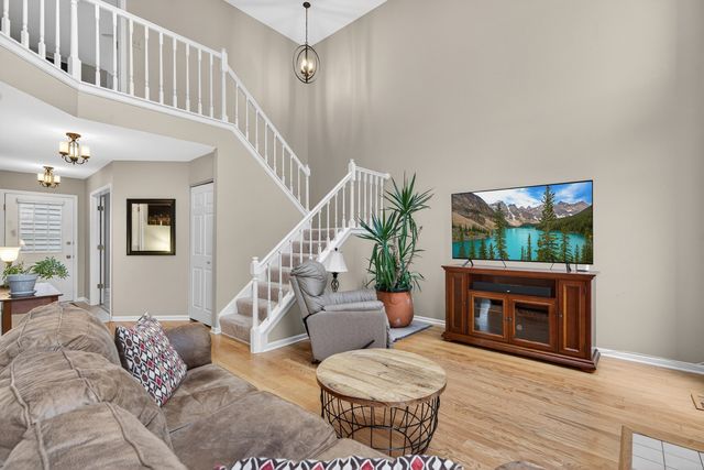 330 Stillwater Court 330, Wauconda, IL 60084