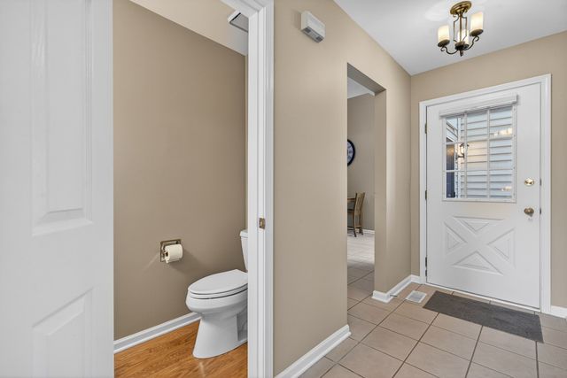 330 Stillwater Court 330, Wauconda, IL 60084