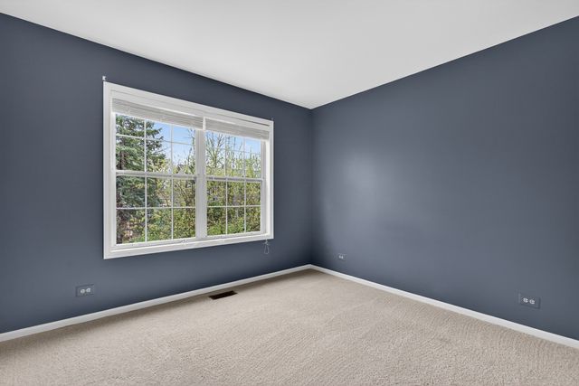 330 Stillwater Court 330, Wauconda, IL 60084