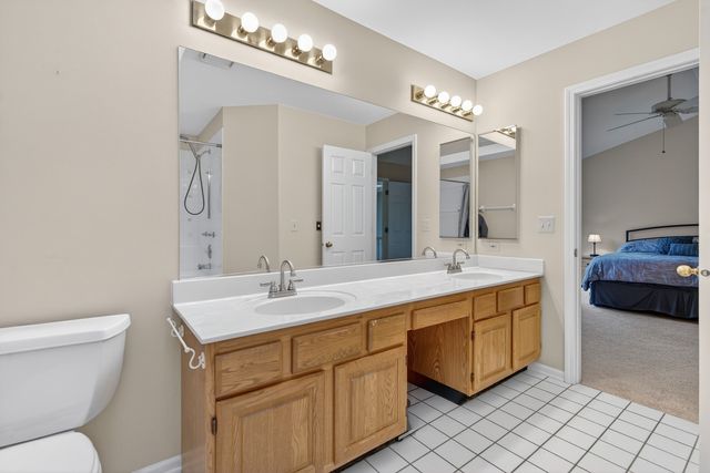 330 Stillwater Court 330, Wauconda, IL 60084