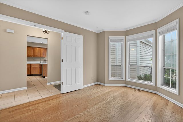 330 Stillwater Court 330, Wauconda, IL 60084