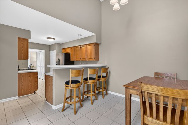 330 Stillwater Court 330, Wauconda, IL 60084