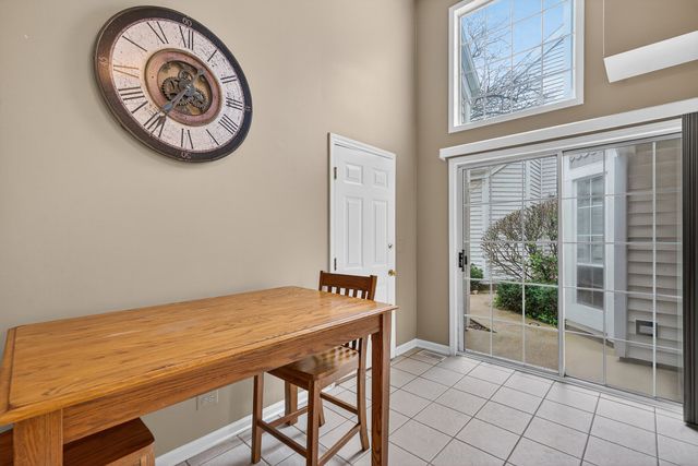 330 Stillwater Court 330, Wauconda, IL 60084