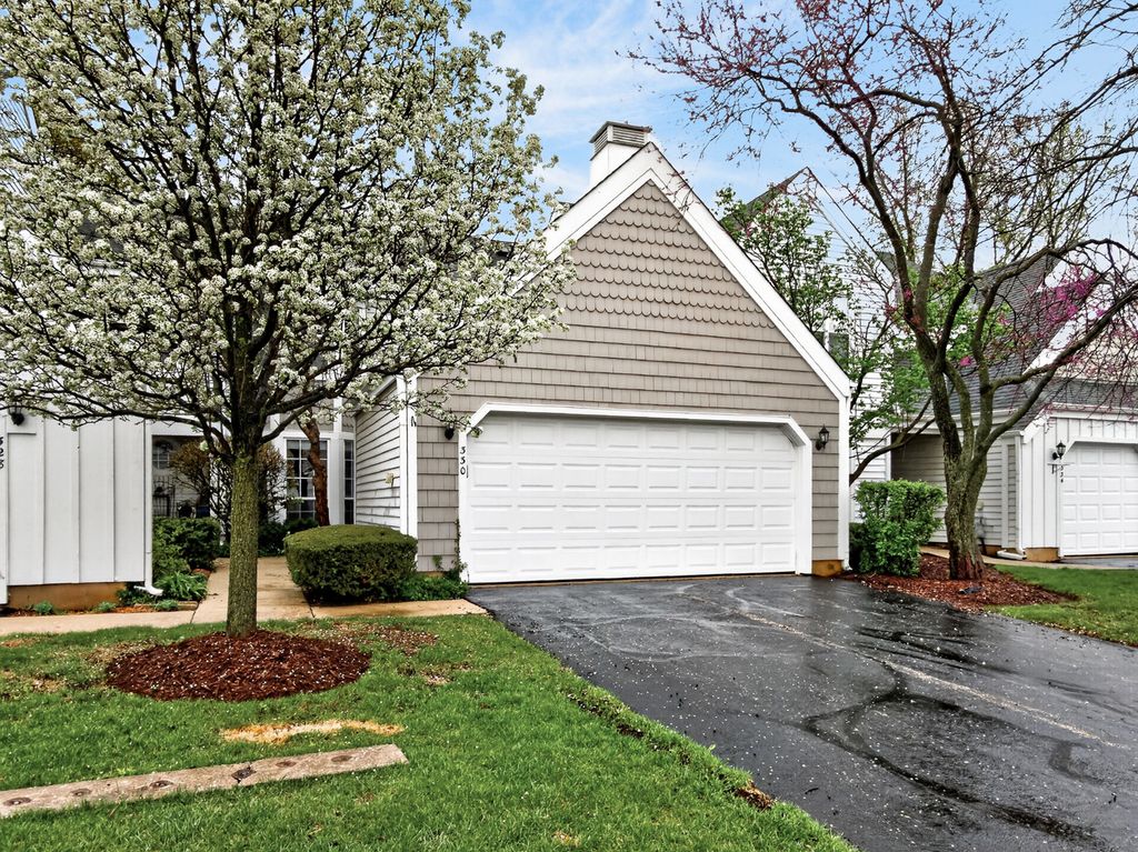330 Stillwater Court 330, Wauconda, IL 60084