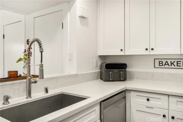 25761 Le Parc 105, Lake Forest, CA 92630