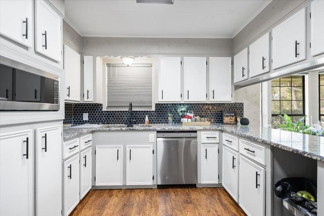 10509 S County Road 456, Henderson, TX 75654