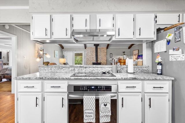 10509 S County Road 456, Henderson, TX 75654