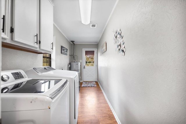 10509 S County Road 456, Henderson, TX 75654