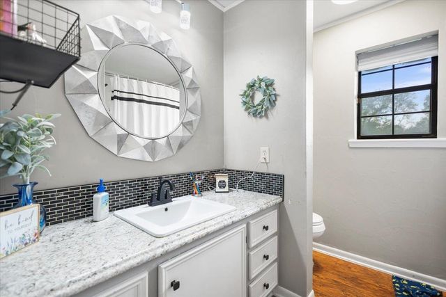 10509 S County Road 456, Henderson, TX 75654