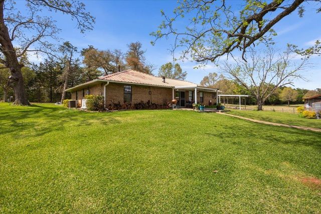 10509 S County Road 456, Henderson, TX 75654