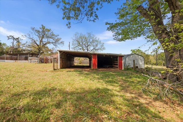 10509 S County Road 456, Henderson, TX 75654